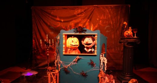 Castelet décoré pour Halloween